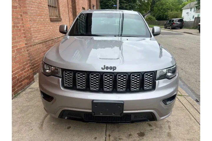 $18000 : 2017 Grand Cherokee Altitude image 7
