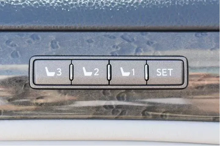 $12200 : Lexus LS 460 2007 L 4dr Seda image 9