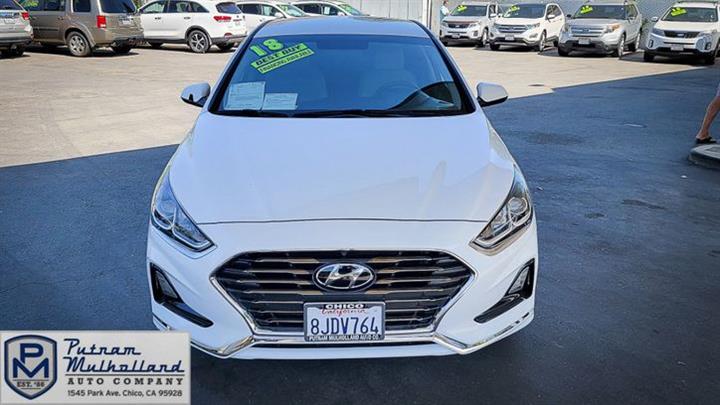 2018 SONATA SE image 3