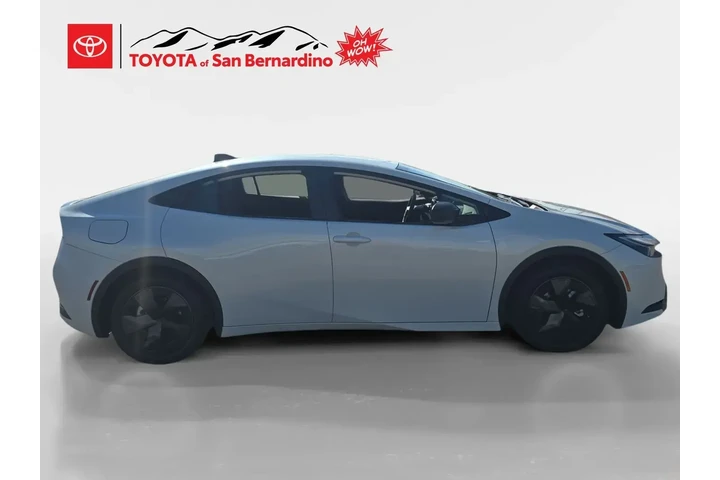 $35500 : Toyota Prius Plug-in Hybrid image 6