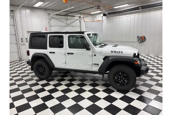 $28499 : Jeep Wrangler Unlimited 2022 image 2