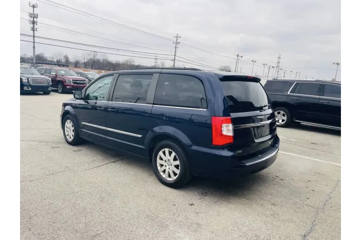 $7450 : 2016 Town and Country Touring image 5