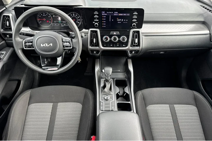 $21700 : Kia Sorento 2022 AWD LX 4dr image 6