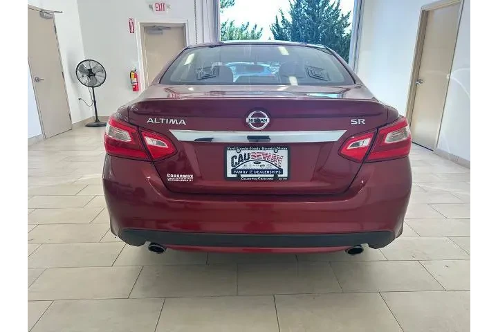 $10987 : Nissan Altima 2016 2.5 SR 4d image 6