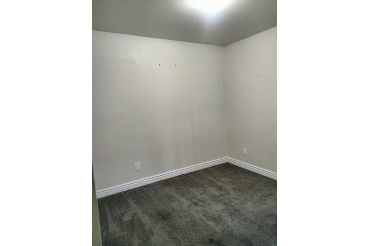 $850 : SE SENTA CUARTO ESPACIOSA image 2