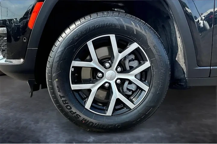 $30177 : Jeep Grand Cherokee L 2024 4 image 9