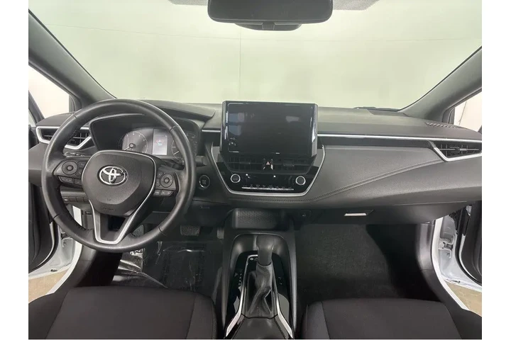 $23879 : Gold Certified2023 COROLLA SE image 3