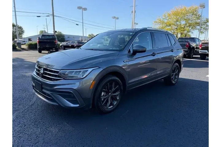 $22500 : Volkswagen Tiguan 2024 SE 4d image 3