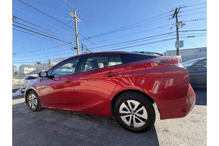 $13499 : 2018 Prius Four image 8