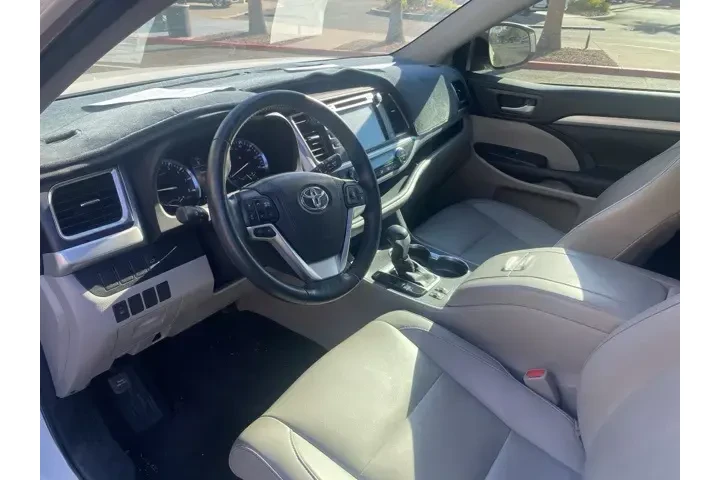 $17299 : Toyota Highlander 2015 XLE 4 image 9