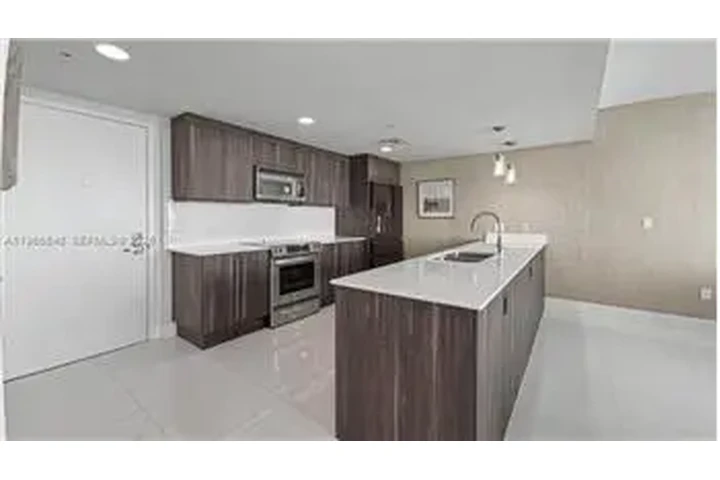 $5500 : Rental property with 1 bedro image 8