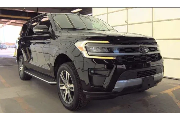 $21991 : Ford Expedition 2022 4x2 XLT image 2