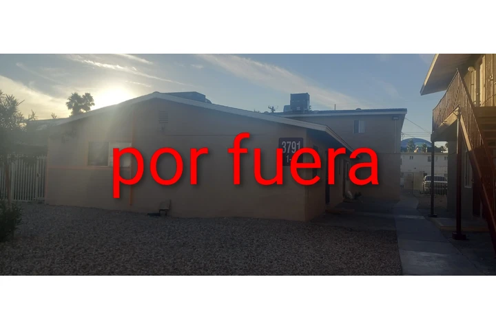 $550 : Rento cuarto image 1