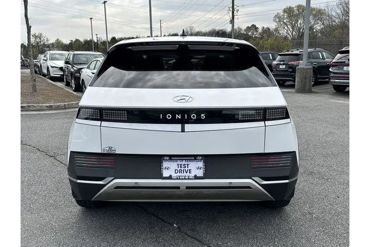 $18814 : Hyundai IONIQ 5 2022 SE 4dr image 6
