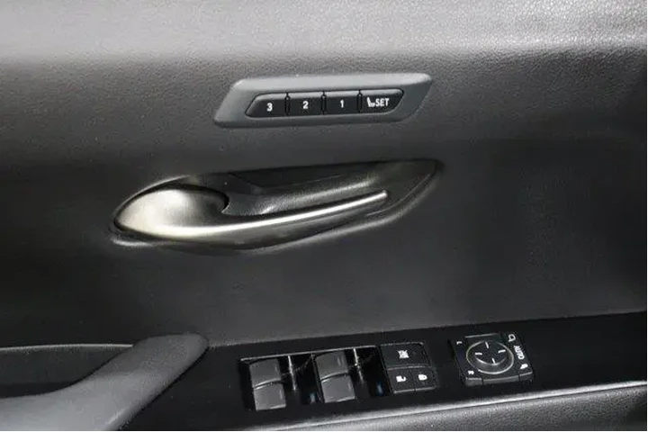 $28998 : Lexus UX 250h 2020 AWD F SPO image 7