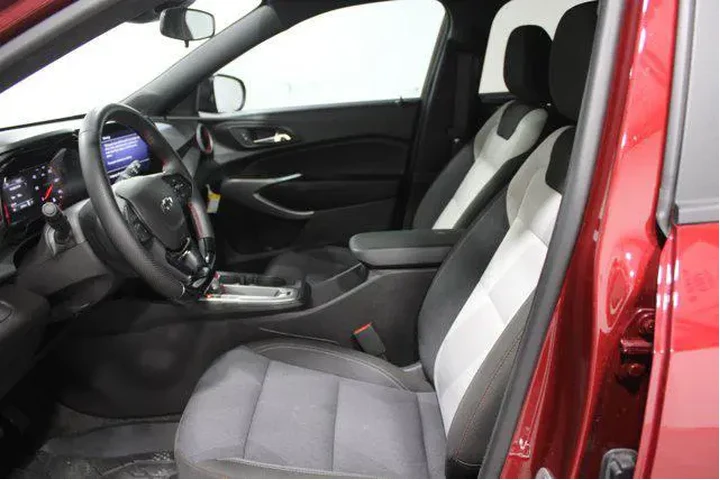 $23923 : Chevrolet Trax 2025 RS 4dr C image 3