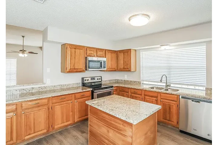 $1200 : HOUSE FOR RENT IN HOUSTON TX image 10