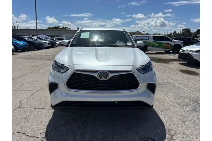 $31988 : Toyota Highlander 2023 image 8