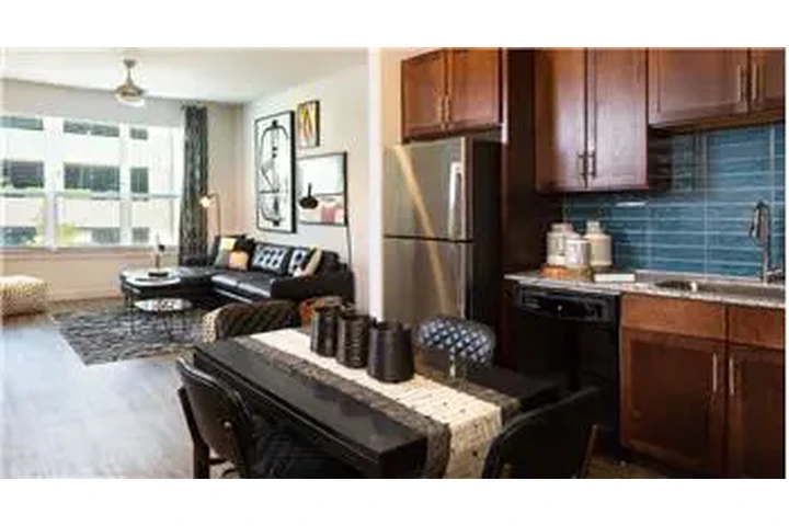 $1680 : Rental property with 2 bedro image 7