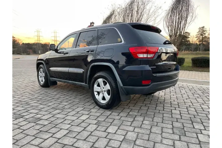 $6995 : 2011 Grand Cherokee Laredo image 8