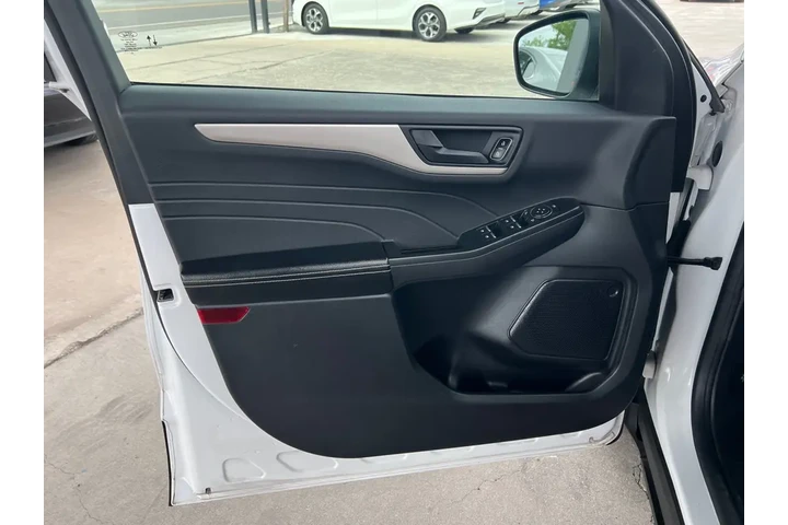 $19950 : 2022 Escape SE AWD image 10
