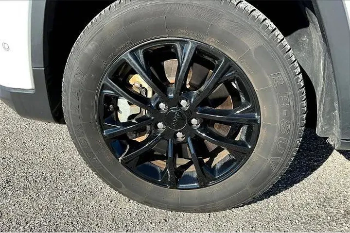 $21337 : Jeep Cherokee 2023 4x4 Altit image 8