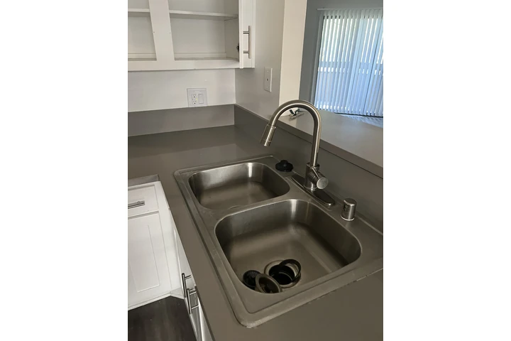 Eliz House Cleaning VIP Serv. image 3
