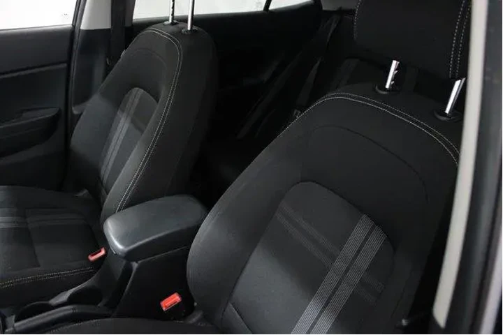 $16910 : Hyundai VENUE 2023 SEL 4dr C image 6