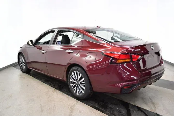 $21994 : Nissan Altima 2025 2.5 SV 4d image 5