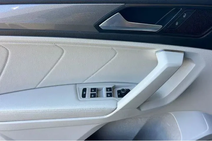 $20590 : Volkswagen Tiguan 2023 SE 4d image 9