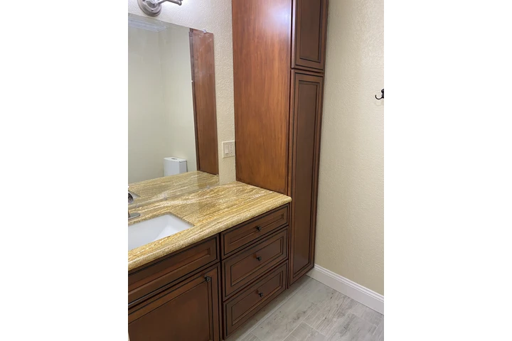 Carpintero y pintor independie image 4