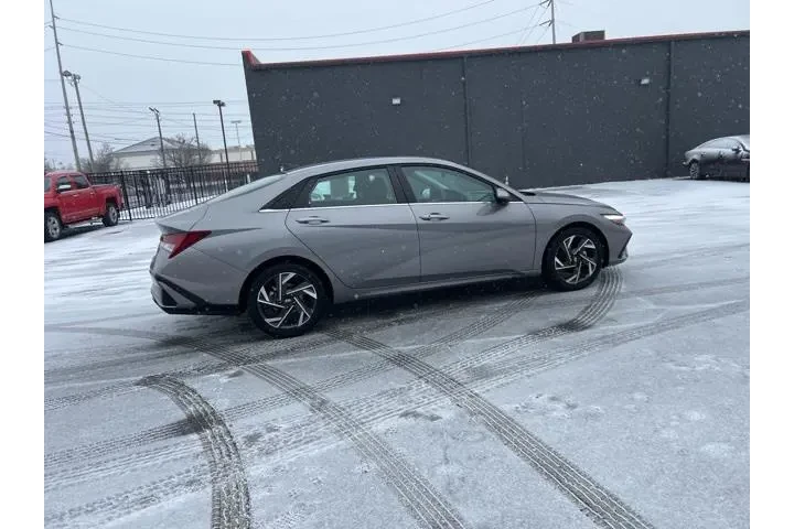$25980 : Hyundai ELANTRA 2025 SEL Con image 5