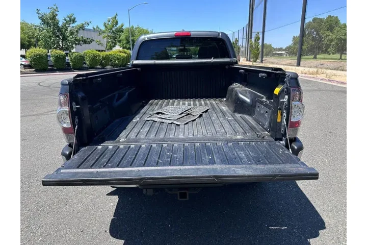 $19250 : 2010 Tacoma V6 image 10