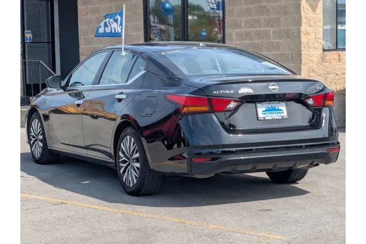 $20644 : Nissan Altima 2024 2.5 SV 4d image 6