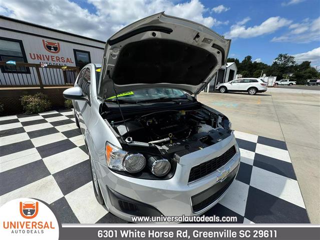 $7800 : 2012 CHEVROLET SONIC image 4