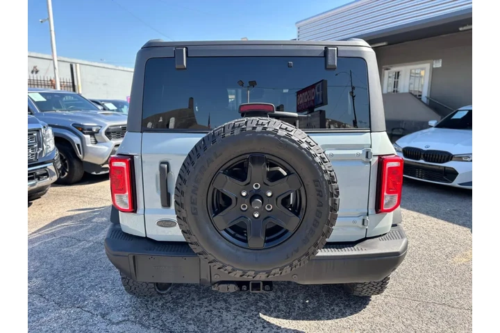 2022 Bronco Black Diamond image 5