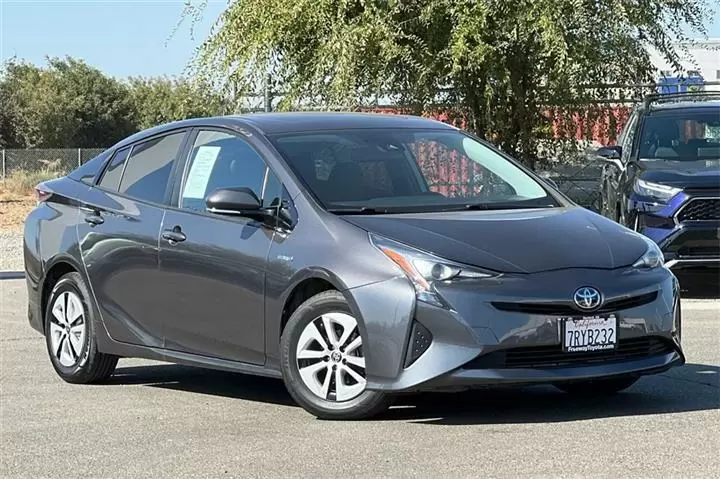 $19928 : Prius Four image 2