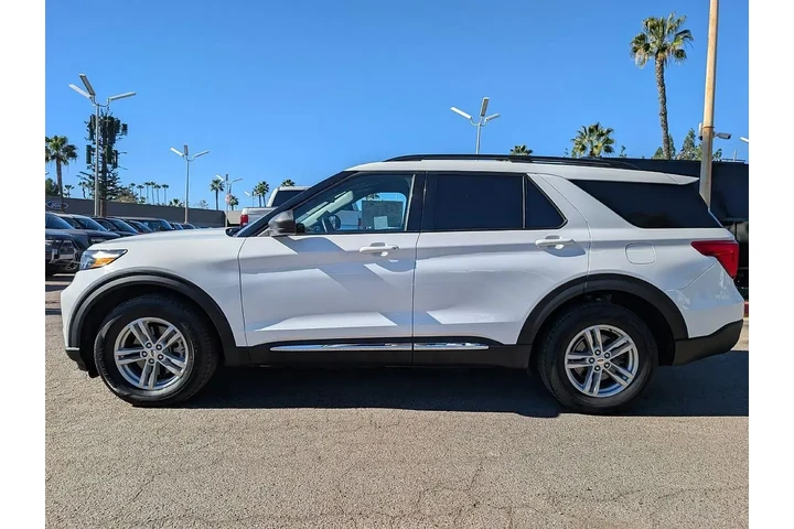 $28096 : Ford Explorer 2023 AWD XLT 4 image 7