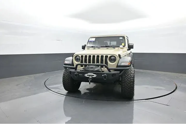 $26924 : Jeep Gladiator 2020 4x4 Spor image 3