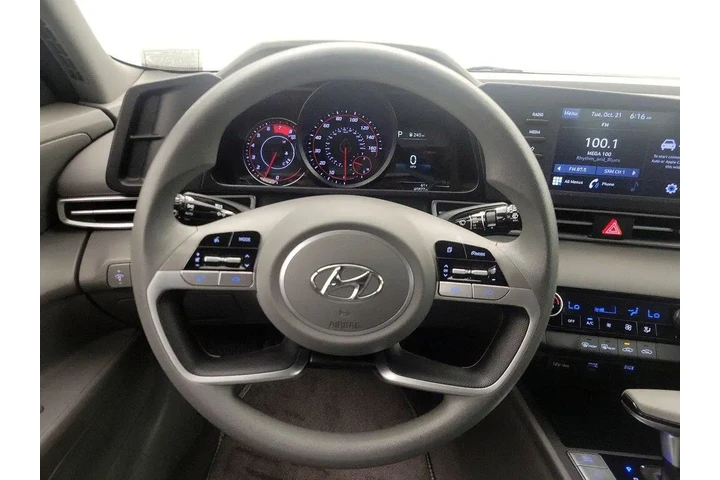 $18998 : Hyundai ELANTRA 2021 SEL 4dr image 10