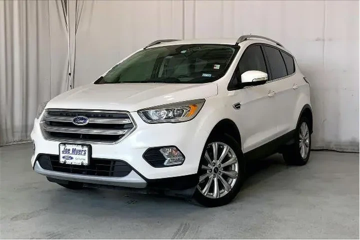 $8951 : Ford Escape 2017 Titanium 4d image 2