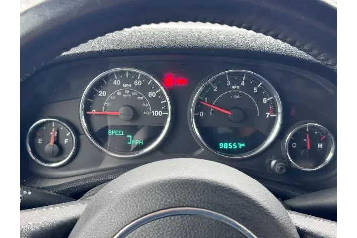 $16000 : Jeep Wrangler 2016 4x4 Sport image 10