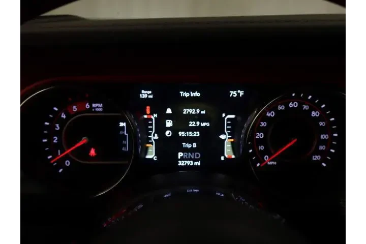 $39995 : Jeep Wrangler Unlimited 2021 image 5