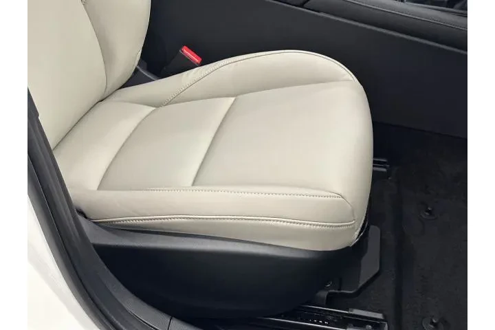 $24500 : Mazda Mazda3 Sedan 2025 2.5 image 10