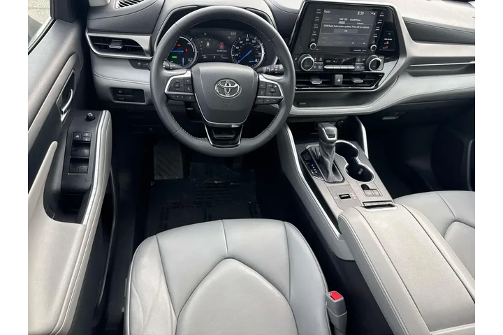 $33780 : Toyota Highlander Hybrid 202 image 9