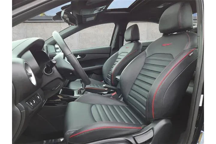 $21001 : Kia Forte 2024 GT 4dr Sedan image 10