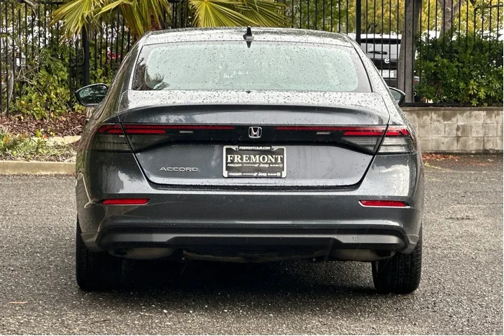 $24588 : Honda Accord 2024 EX 4dr Sed image 4