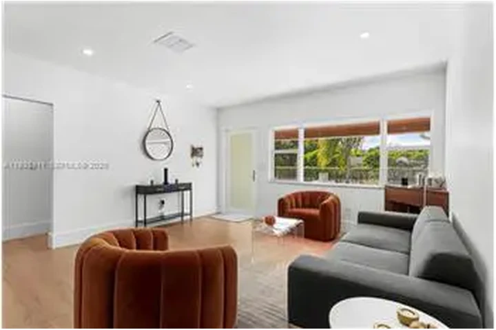 $12000 : Rental property with 3 bedro image 8