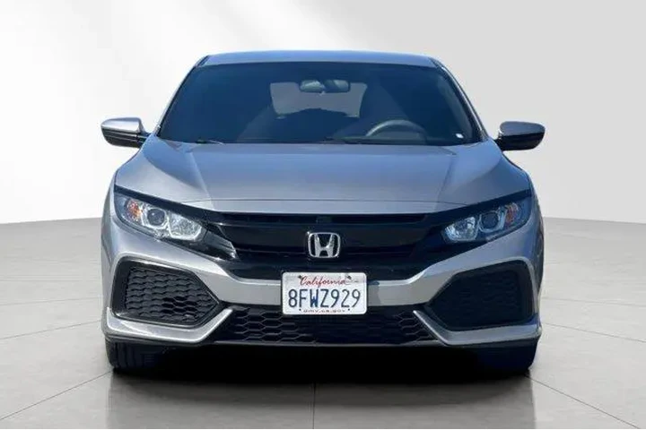 $18998 : Honda Civic 2018 LX 4dr Hatc image 6