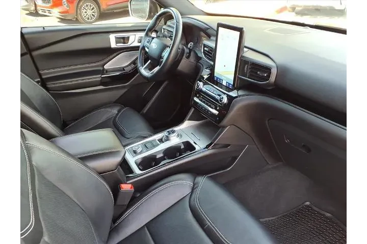 $32059 : Ford Explorer 2021 AWD ST 4d image 10